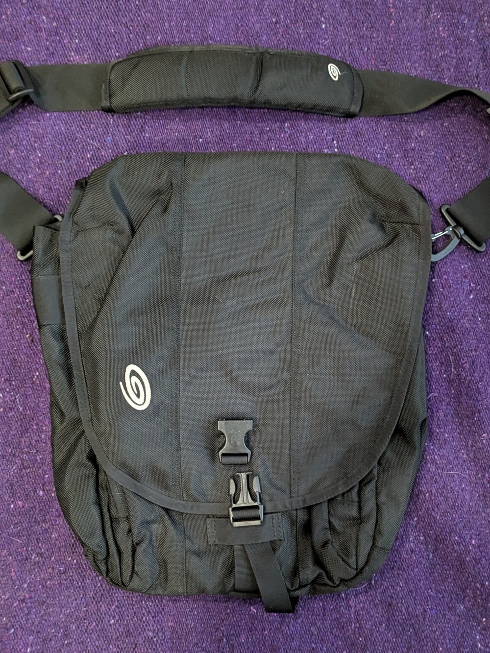 Timbuk2 Black Laptop Messenger Bag with Adjustable Shoulder Strap